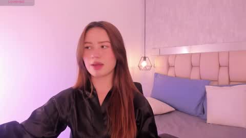 Snapshot of roxie_summers chatting on 02.18.25 Roxie online show from 02.18.25