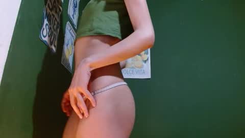 Snapshot of roxiehood chatting on 02.19.26 Roxie online show from 02.19.26