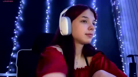 Snapshot of roxiepiurkowski chatting on 06.07.26 Hana online show from 06.07.26