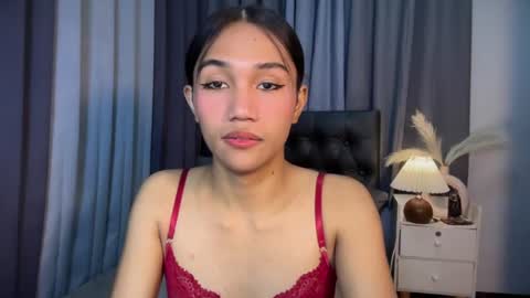 Snapshot of roxiethogersen chatting on 06.18.26 roxiethogersen online show from 06.18.26