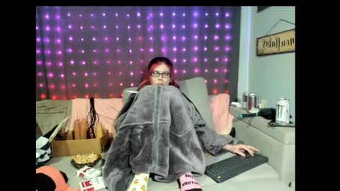 roxihazeleyes online show from 02.24.25