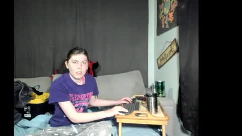 Snapshot of roxihazeleyes chatting on 05.04.26 roxihazeleyes online show from 05.04.26