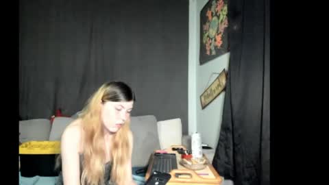Snapshot of roxihazeleyes chatting on 05.05.26 roxihazeleyes online show from 05.05.26