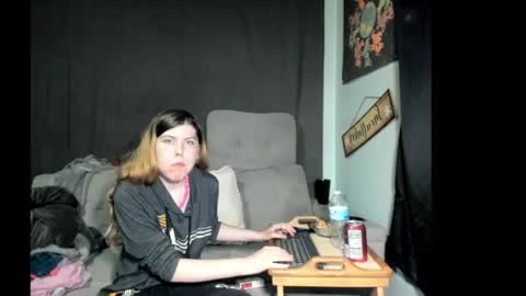 Snapshot of roxihazeleyes chatting on 05.23.26 roxihazeleyes online show from 05.23.26