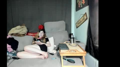 Snapshot of roxihazeleyes chatting on 05.26.26 roxihazeleyes online show from 05.26.26