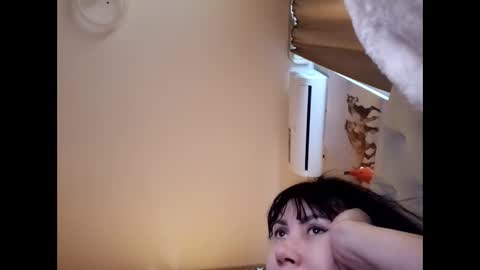 Snapshot of roxolanaa_sexy chatting on 01.22.25 ROXOLANAA SEXY online show from 01.22.25