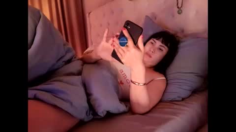 Snapshot of roxolanaa_sexy chatting on 03.11.25 ROXOLANAA SEXY online show from 03.11.25