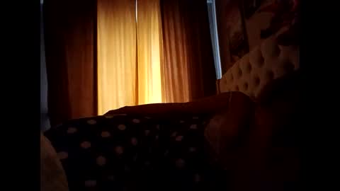 Snapshot of roxolanaa_sexy chatting on 12.05.25 ROXOLANAA SEXY online show from 12.05.25