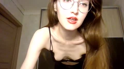 Roxxy Wharton online show from 11.21.25