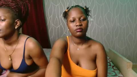 Snapshot of roxy_heather chatting on 11.04.25 Roxy online show from 11.04.25