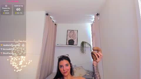 Snapshot of roxy_hell chatting on 07.30.26 Roxy hell online show from 07.30.26