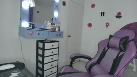 Roxy online show from 06.04.26