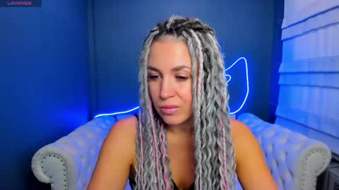 Roxy online show from 04.18.26