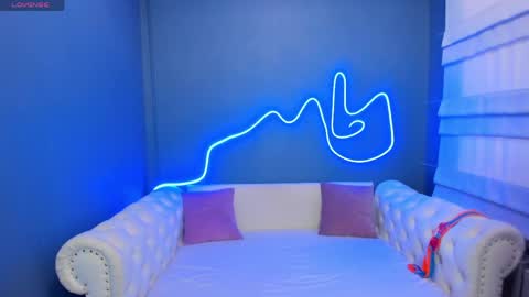 Roxy online show from 04.22.26