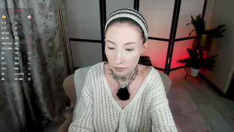 Snapshot of roxy_morrison_x chatting on 05.20.26 roxanne online show from 05.20.26
