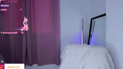 R O X Y  online show from 04.15.26