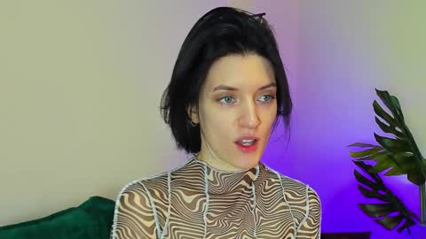 roxy_riot_ online show from 02.01.25