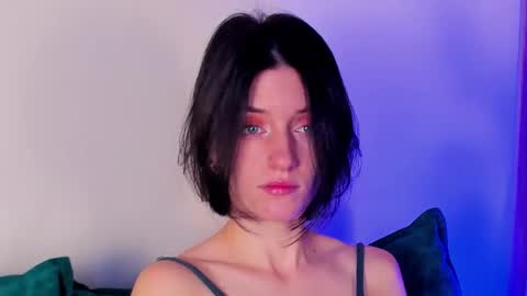 roxy_riot_ online show from 02.13.25