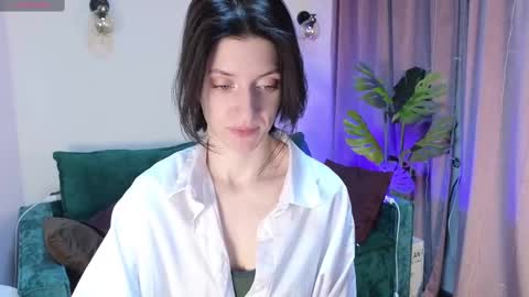 roxy_riot_ online show from 02.14.25