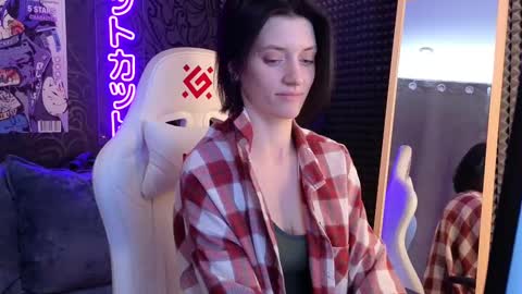 roxy_riot_ online show from 02.21.25