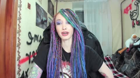 Snapshot of roxy_silver chatting on 12.12.24 Roxy online show from 12.12.24