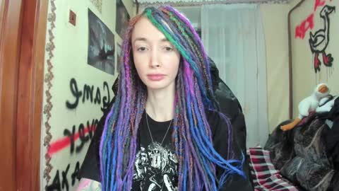 Snapshot of roxy_silver chatting on 12.16.24 Roxy online show from 12.16.24