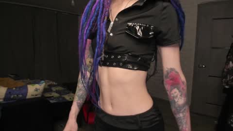 Snapshot of roxy_silver chatting on 12.24.24 Roxy online show from 12.24.24
