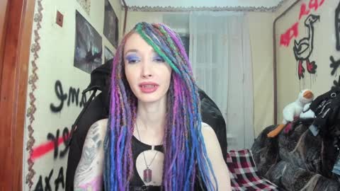 Snapshot of roxy_silver chatting on 12.29.24 Roxy online show from 12.29.24