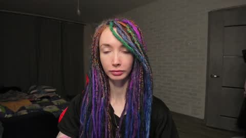 Snapshot of roxy_silver chatting on 01.07.25 Roxy online show from 01.07.25