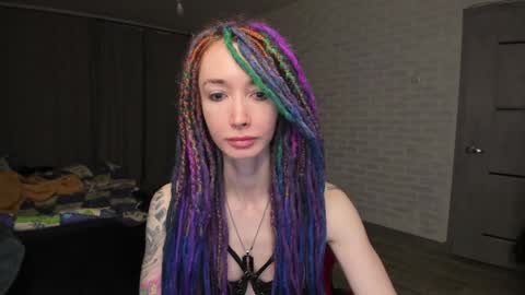 Snapshot of roxy_silver chatting on 01.11.25 Roxy online show from 01.11.25