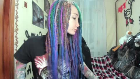 Snapshot of roxy_silver chatting on 01.13.25 Roxy online show from 01.13.25