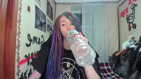 Snapshot of roxy_silver chatting on 01.24.25 Roxy online show from 01.24.25