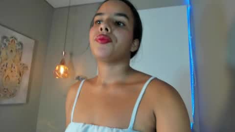 Snapshot of roxy_stone1 chatting on 06.06.26 roxy_stone1 online show from 06.06.26