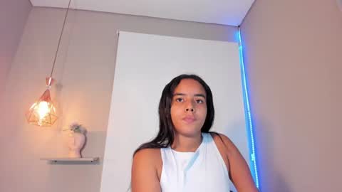 Snapshot of roxy_stone1 chatting on 06.29.26 roxy_stone1 online show from 06.29.26