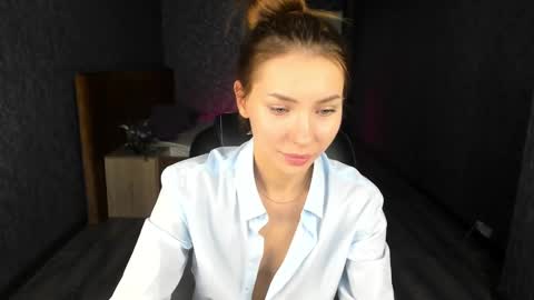 Snapshot of roxy_the_daedevill chatting on 12.24.24 roxy_the_daedevill online show from 12.24.24