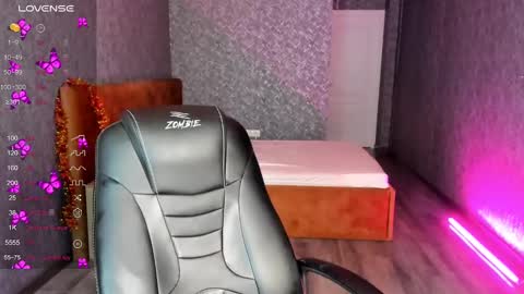 Snapshot of roxy_the_daedevill chatting on 12.30.24 roxy_the_daedevill online show from 12.30.24