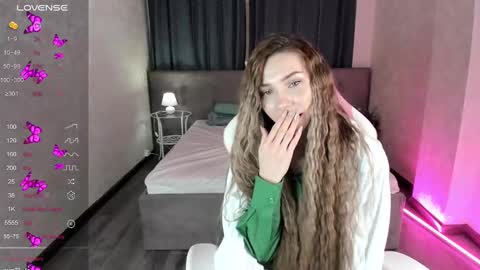 Snapshot of roxy_the_daedevill chatting on 01.10.25 roxy_the_daedevill online show from 01.10.25