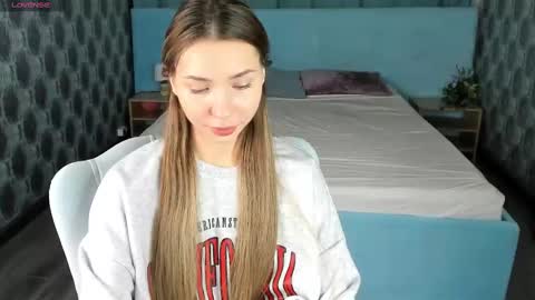 Snapshot of roxy_the_daedevill chatting on 02.06.25 roxy_the_daedevill online show from 02.06.25