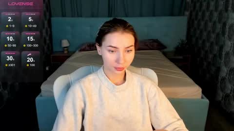 Snapshot of roxy_the_daedevill chatting on 02.07.25 roxy_the_daedevill online show from 02.07.25