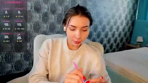 Snapshot of roxy_the_daedevill chatting on 02.07.25 roxy_the_daedevill online show from 02.07.25