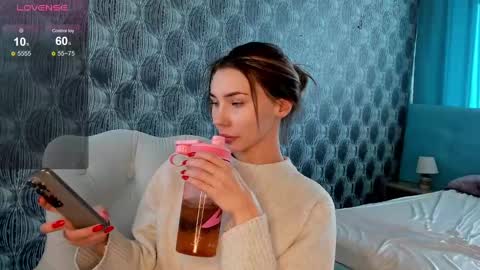 Snapshot of roxy_the_daedevill chatting on 02.07.25 roxy_the_daedevill online show from 02.07.25