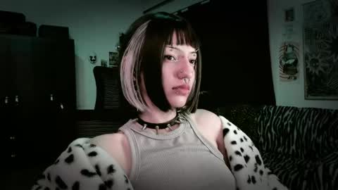 Roxy Independient model Help me to reach 50 thumbs up online show from 05.15.26