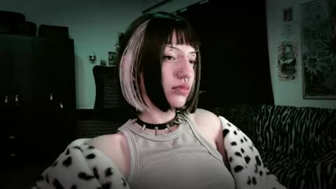 Roxy Independient model Help me to reach 50 thumbs up online show from 05.16.26