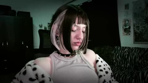 Roxy Independient model Help me to reach 50 thumbs up online show from 05.16.26