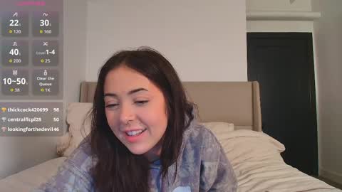Snapshot of roxylilosh chatting on 05.07.26 Roxy online show from 05.07.26