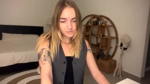 Roxy online show from 03.30.26