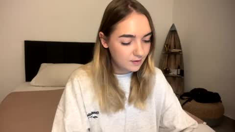 Roxy online show from 04.02.26