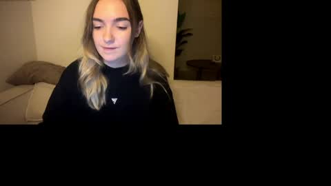 Snapshot of roxysweetdream chatting on 06.05.26 Roxy online show from 06.05.26