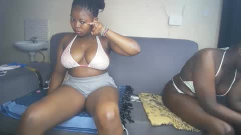 Snapshot of royal_charm chatting on 03.02.26 royal_charm online show from 03.02.26