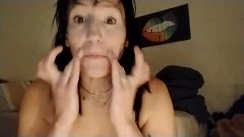 royaltycakes online show from 11.14.25